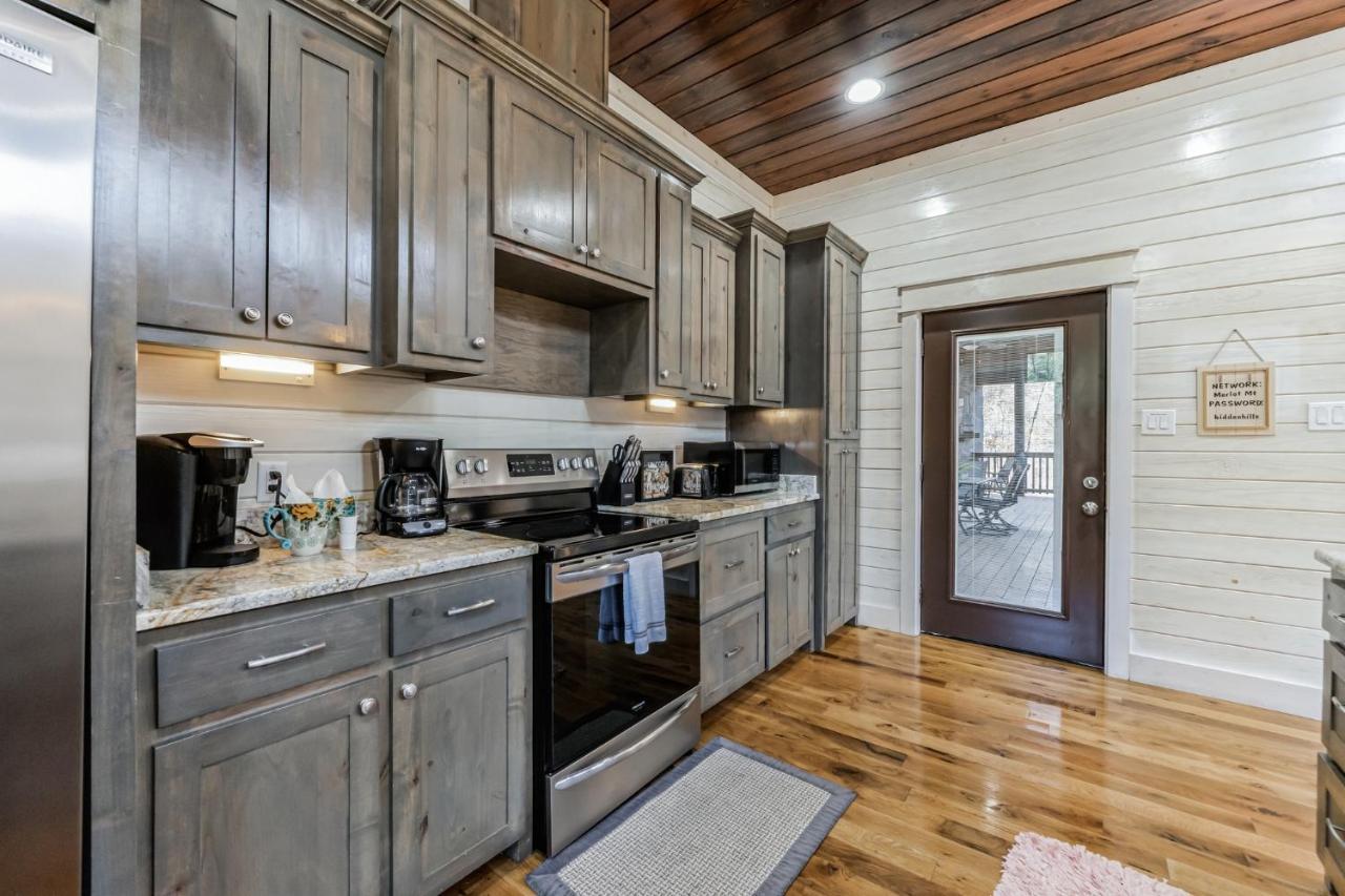 Merlot Mountain - Heated Spa Pool And Hot Tub! Cabin Broken Bow Extérieur photo
