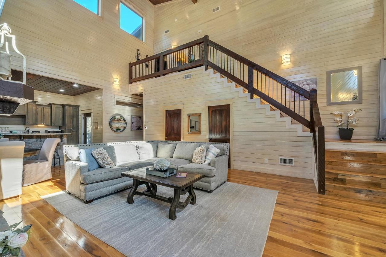 Merlot Mountain - Heated Spa Pool And Hot Tub! Cabin Broken Bow Extérieur photo