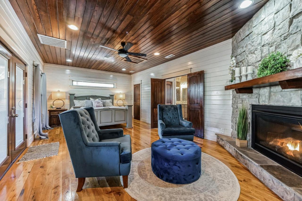 Merlot Mountain - Heated Spa Pool And Hot Tub! Cabin Broken Bow Extérieur photo
